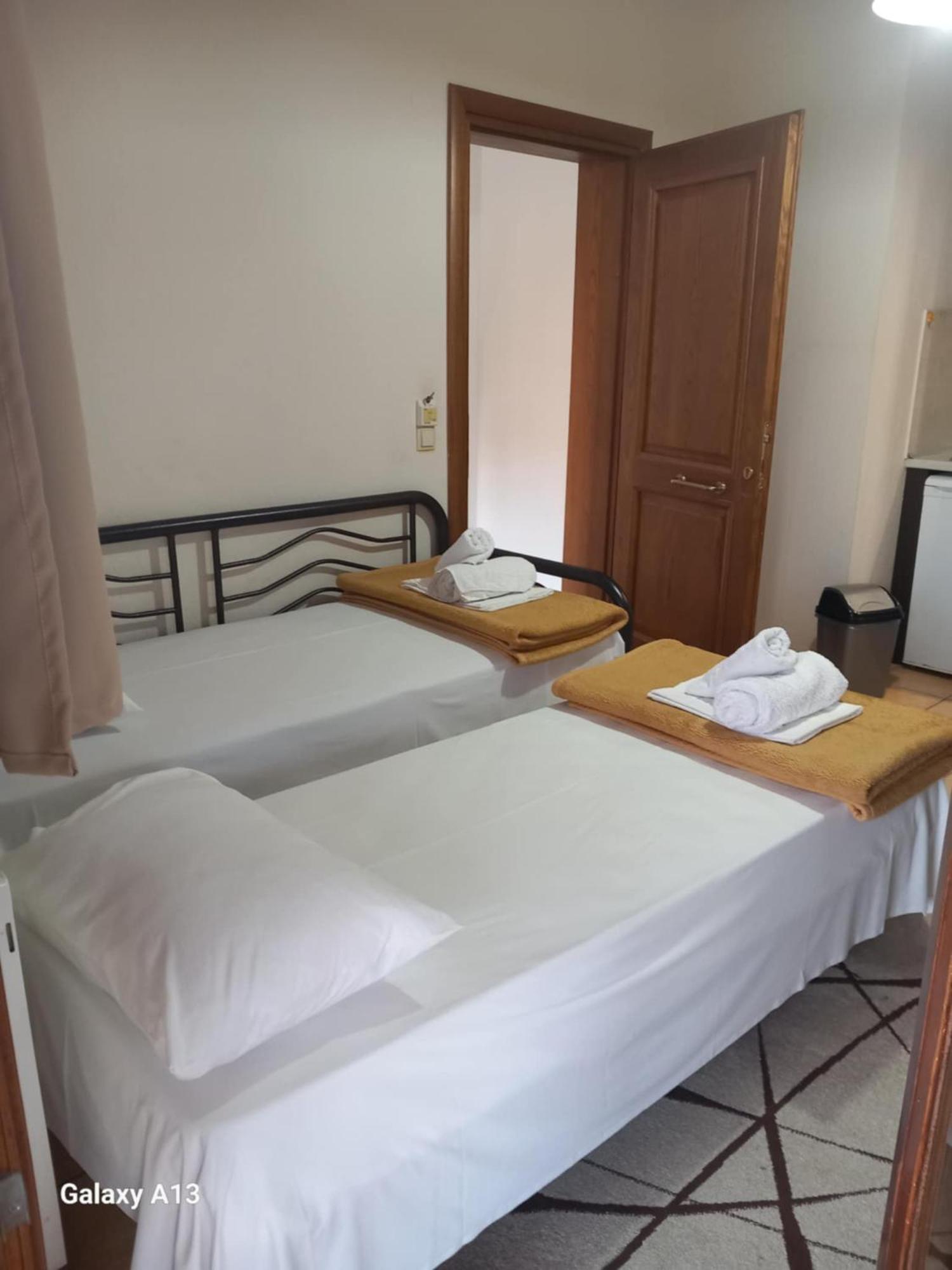 Pansion Fani Apartment Ouranoupoli Bagian luar foto